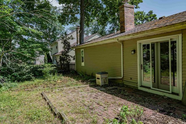6711 Rockingham Drive, Fort Wayne, IN 46835