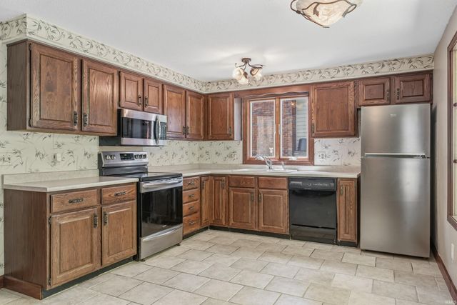 6711 Rockingham Drive, Fort Wayne, IN 46835