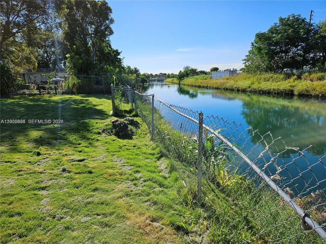 10050 Broad Channel Dr, Cutler Bay, FL 33157