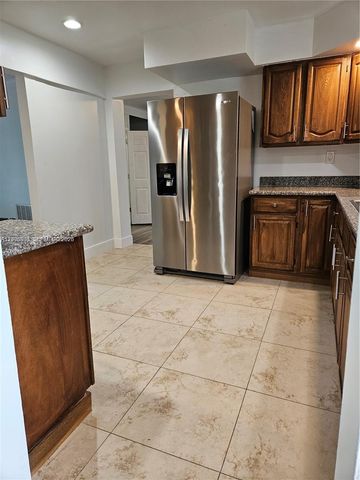 10050 Broad Channel Dr, Cutler Bay, FL 33157