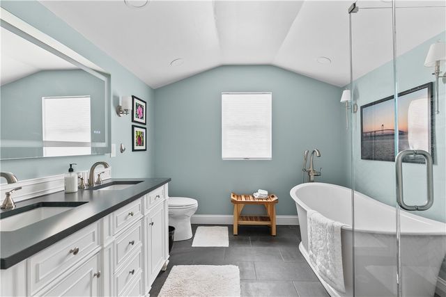 123 Beacon Street, Middletown, RI 02842