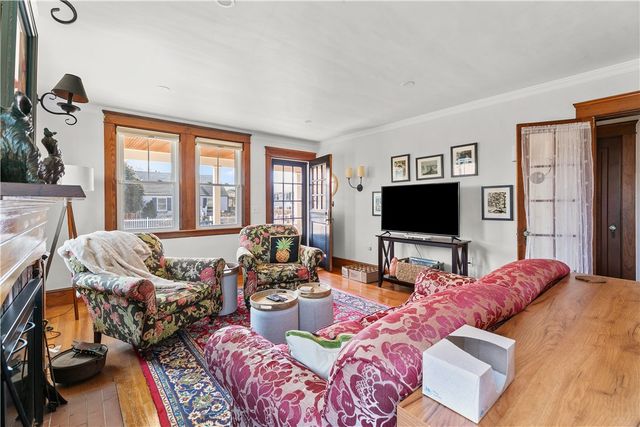 123 Beacon Street, Middletown, RI 02842