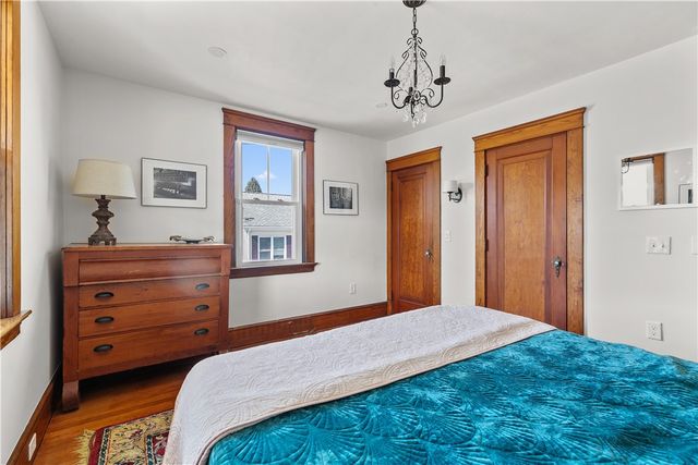 123 Beacon Street, Middletown, RI 02842