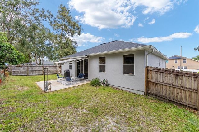 427 CIERRA OAKS CIRCLE, Lady Lake, FL 32159