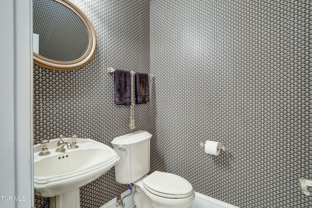 2734 East Oakland Avenue D33, Johnson City, TN 37601