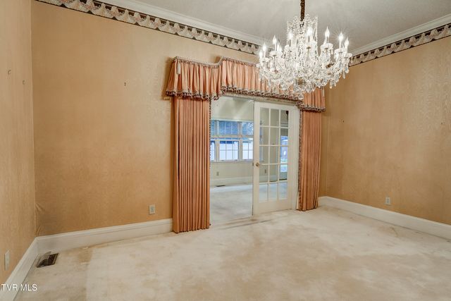 2734 East Oakland Avenue D33, Johnson City, TN 37601