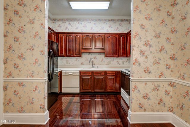 2734 East Oakland Avenue D33, Johnson City, TN 37601