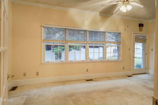 2734 East Oakland Avenue D33, Johnson City, TN 37601