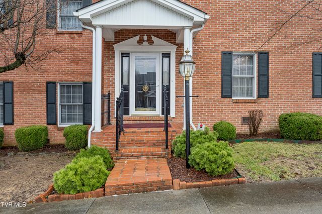 2734 East Oakland Avenue D33, Johnson City, TN 37601