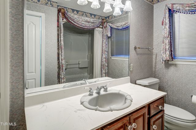 2734 East Oakland Avenue D33, Johnson City, TN 37601