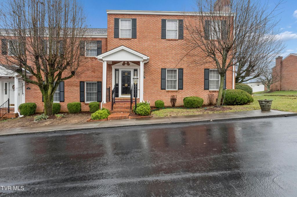 2734 East Oakland Avenue D33, Johnson City, TN 37601