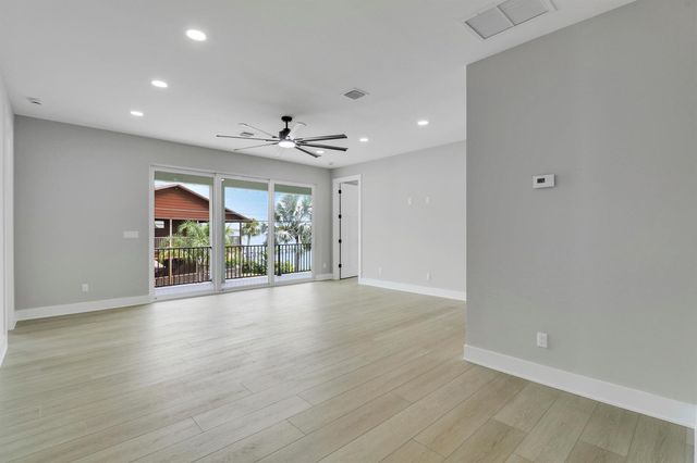 1013 NE Orange Avenue, Jensen Beach, FL 34957