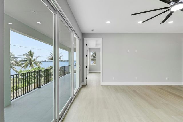 1013 NE Orange Avenue, Jensen Beach, FL 34957