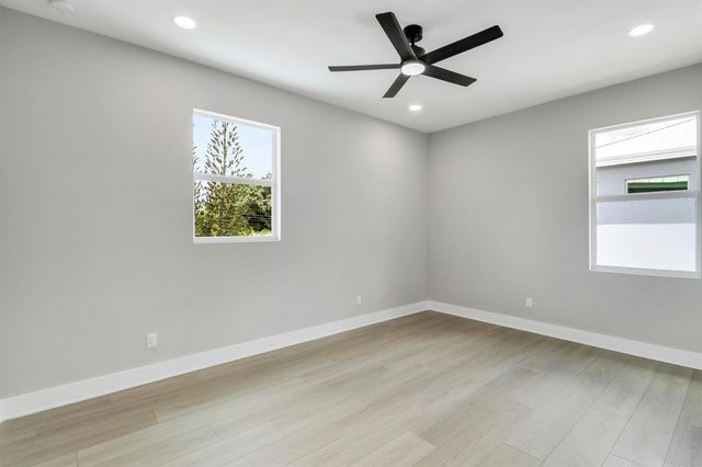 1013 NE Orange Avenue, Jensen Beach, FL 34957