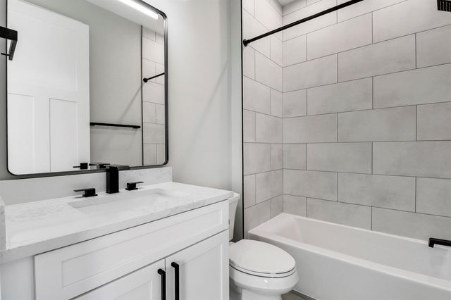 1013 NE Orange Avenue, Jensen Beach, FL 34957