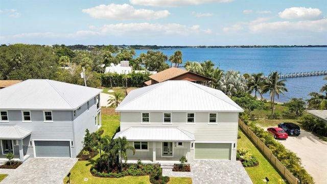 1013 NE Orange Avenue, Jensen Beach, FL 34957