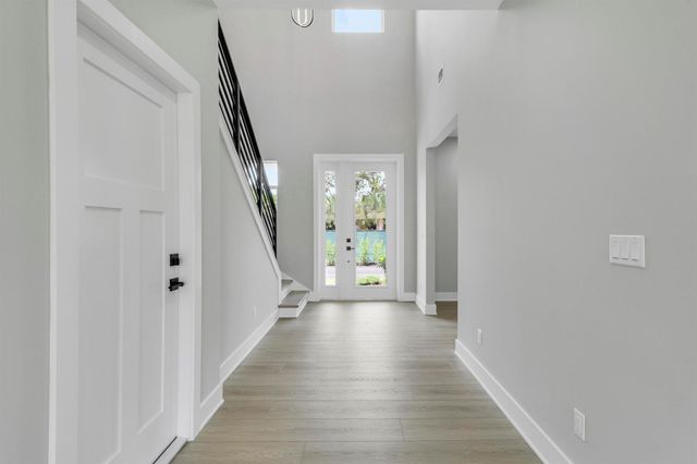 1013 NE Orange Avenue, Jensen Beach, FL 34957