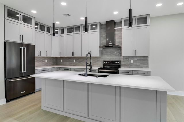 1013 NE Orange Avenue, Jensen Beach, FL 34957