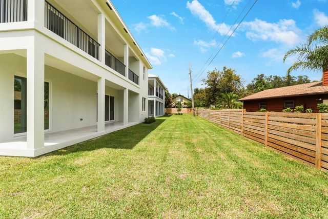 1013 NE Orange Avenue, Jensen Beach, FL 34957
