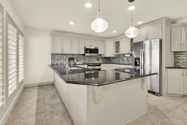 2514 Canyon Creek Drive, Sherman, TX 75092