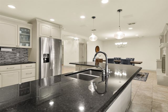 2514 Canyon Creek Drive, Sherman, TX 75092