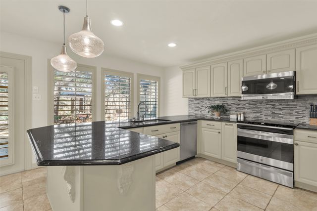 2514 Canyon Creek Drive, Sherman, TX 75092