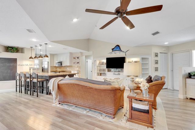 1127 E Seminole Ave 25D, Jupiter, FL 33477