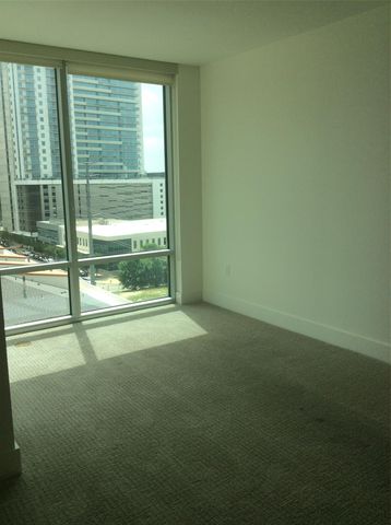 300 Bowie ST 902, Austin, TX 78703