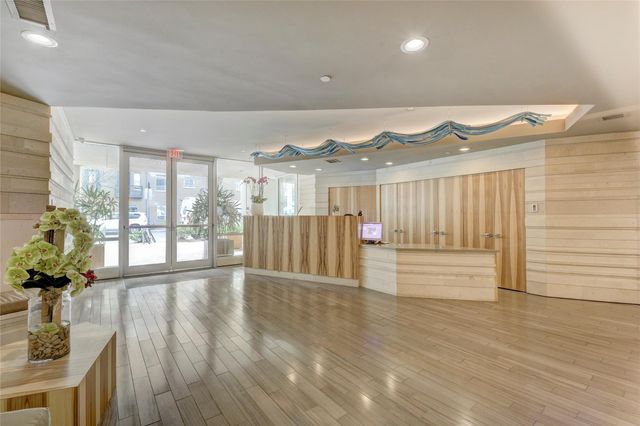 300 Bowie ST 902, Austin, TX 78703