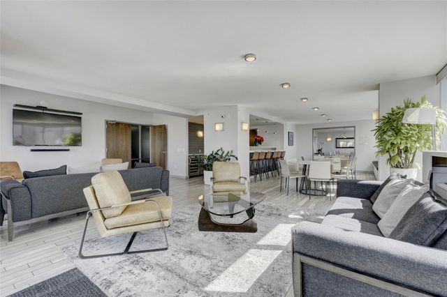 300 Bowie ST 902, Austin, TX 78703