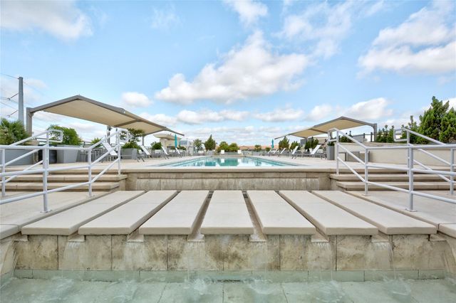 300 Bowie ST 902, Austin, TX 78703
