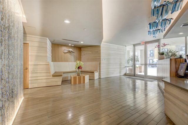 300 Bowie ST 902, Austin, TX 78703