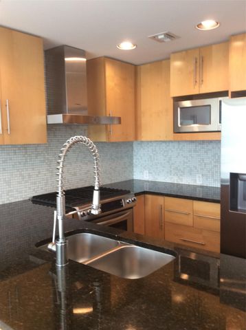 300 Bowie ST 902, Austin, TX 78703