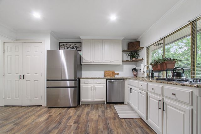 917 Park East Circle, Garland, TX 75043