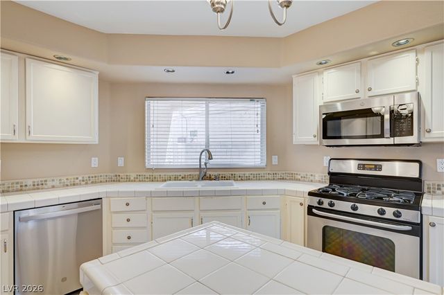 8208 Renfrew Drive, Las Vegas, NV 89145