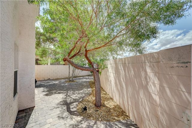 8208 Renfrew Drive, Las Vegas, NV 89145
