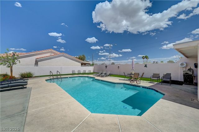 8208 Renfrew Drive, Las Vegas, NV 89145