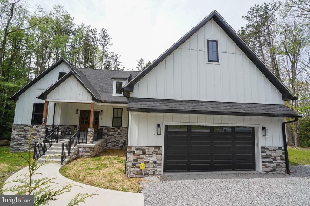 2045 SWALLOW FALLS RD, Oakland, MD 21550
