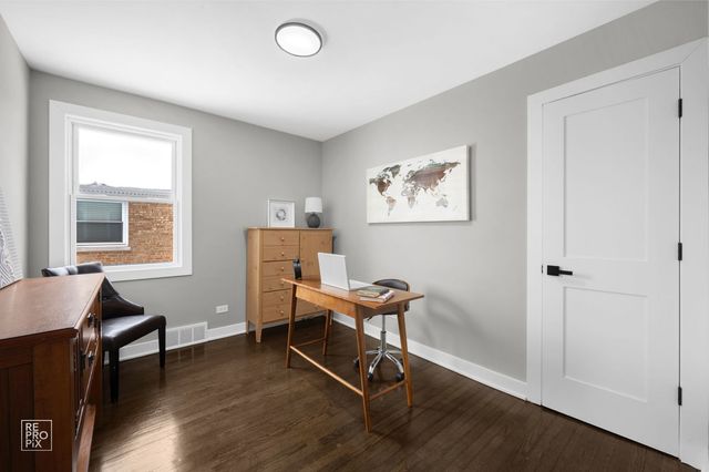 9133 Oak Park Avenue, Morton Grove, IL 60053