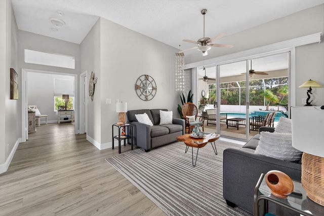 527 NW Bellworth Place, Jensen Beach, FL 34957