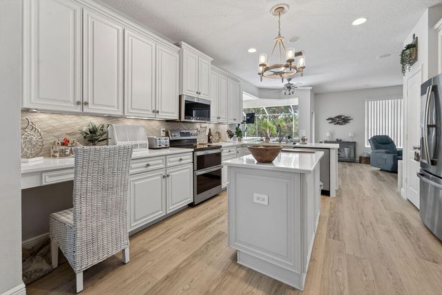 527 NW Bellworth Place, Jensen Beach, FL 34957