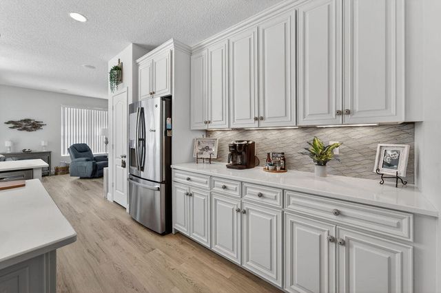 527 NW Bellworth Place, Jensen Beach, FL 34957