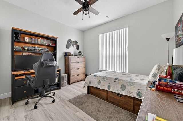 527 NW Bellworth Place, Jensen Beach, FL 34957