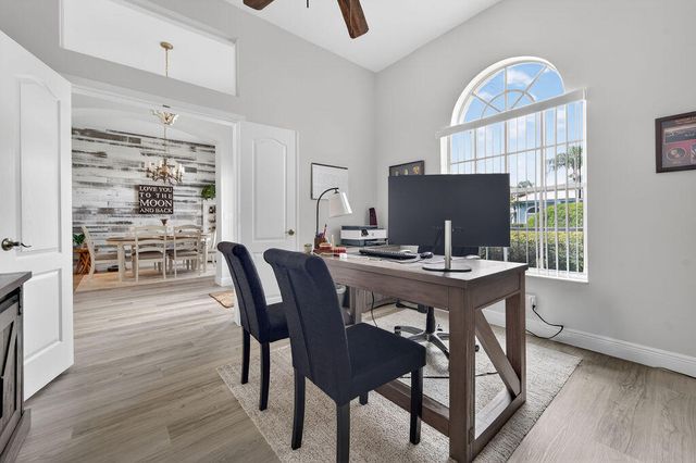 527 NW Bellworth Place, Jensen Beach, FL 34957