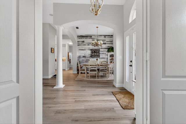 527 NW Bellworth Place, Jensen Beach, FL 34957