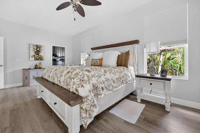 527 NW Bellworth Place, Jensen Beach, FL 34957