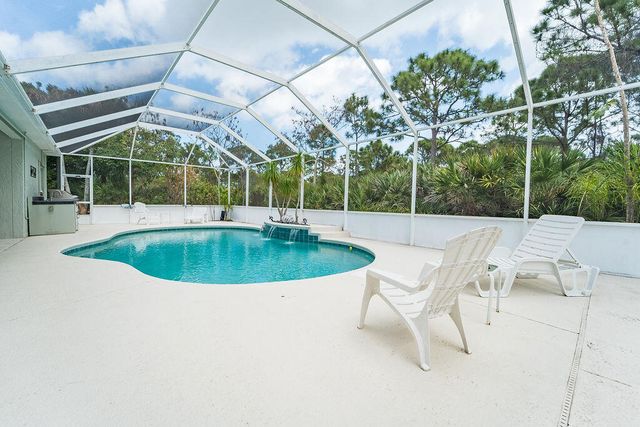 527 NW Bellworth Place, Jensen Beach, FL 34957