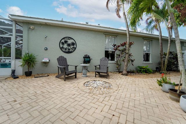 527 NW Bellworth Place, Jensen Beach, FL 34957