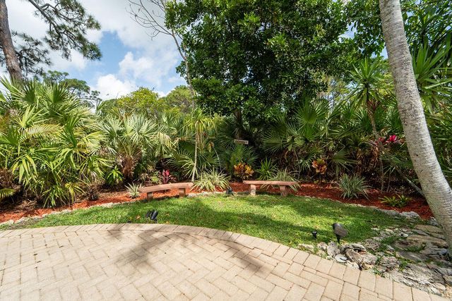 527 NW Bellworth Place, Jensen Beach, FL 34957