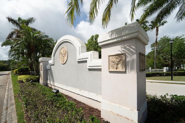 527 NW Bellworth Place, Jensen Beach, FL 34957